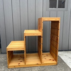 階段型 子供用 収納家具の画像