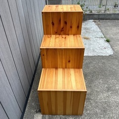 階段型 子供用 収納家具の画像