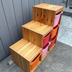 階段型 子供用 収納家具の画像