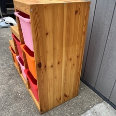階段型 子供用 収納家具の画像
