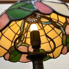 ステンドグラスランプの画像