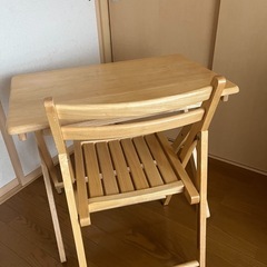 お話し中なので受付停止中です。テーブル、椅子