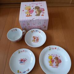 【新品】箱入り食器セット