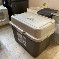 室外用収納ボックス