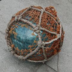 ガラス 浮き球 直径約35cm 紐付き 漁具 浮球 浮き玉 浮玉 オブジェ ガラス製 置物 札幌市 清田区 平岡の画像