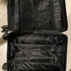 機内持ち込みキャリーケース（黒）の画像