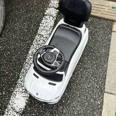 足蹴り　ベンツ　おもちゃ