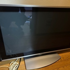 テレビ 37型　