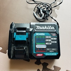 マキタ　急速充電器　40V 充電器のみ