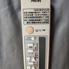 2023年式Haierルームエアコン JA-16Yテラス窓用取付枠付きの画像