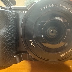 Sony デジタル一眼レフカメラ VLOGCAM ZV-E10 ...