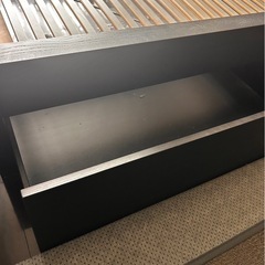 IKEA キングサイズ木製ベッドフレーム　引き出し収納付き　大型ベッドフレームの画像