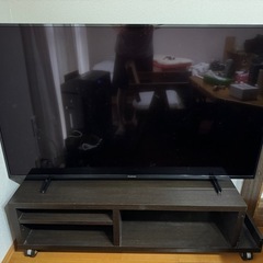 55インチ 美品 4K 2022年製 テレビ台付き funai  の画像