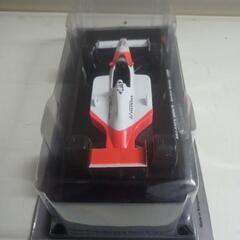 新品1/24マクラーレンF1ミニカーの画像