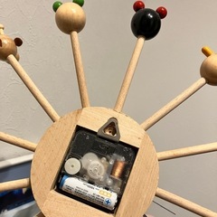 木製可愛い動物たちの掛け時計の画像