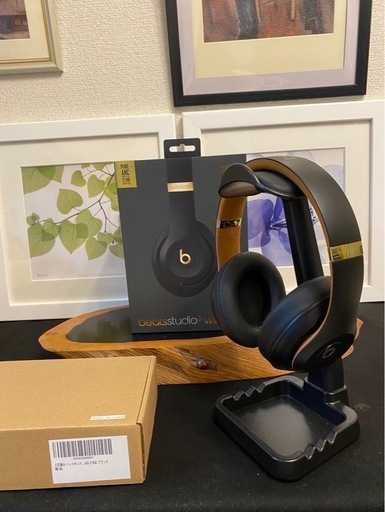 beats studio3 wireless おまけで3000円のスタンドも付けます。