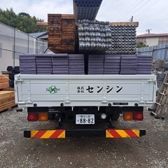 資材置場、運搬スタッフの画像