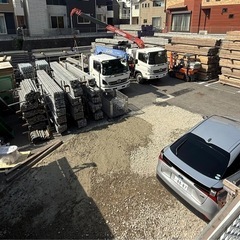 資材置場、運搬スタッフ