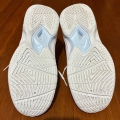 asicsバスケットシューズ　22.5センチの画像