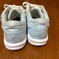 asicsバスケットシューズ　22.5センチの画像