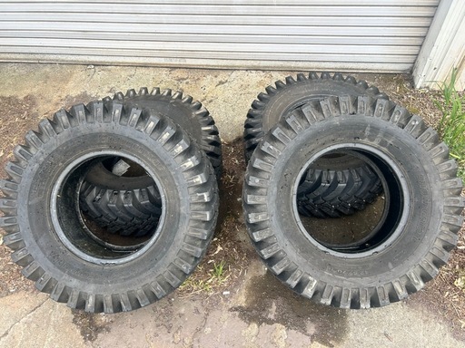 スパイクタイヤ12.5/70R16 (ボロス) あいの里公園のタイヤ