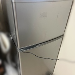 ※受け渡し決定済み【中古】冷蔵庫 AQUA AQR-111D