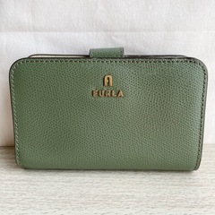 ☆お値引可能☆【訳あり価格】FURLA  カメリア 二つ折り財布 の画像