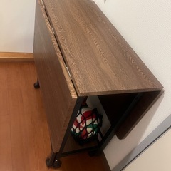 折りたたみダイニングテーブルの画像