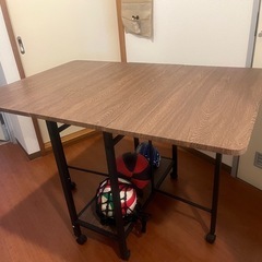 折りたたみダイニングテーブル