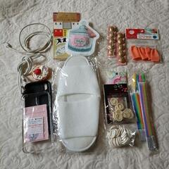 雑貨いろいろ　携帯カバー　スリッパ　ロウソク　ネイル用品