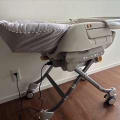 <使用頻度少>Combi 電動オートスウィング ハイローチェア ...