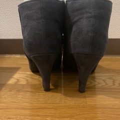 メヌエ ショートブーツ の画像