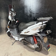 ★支払総額8.8万円★関東圏内即日配送可能です！ 全車走行テスト済み！ キムコ レーシングキング180FI 白 社外マフラー！ 社外リアサス！ サイスタ付き！ フロントスクリーン！　の画像