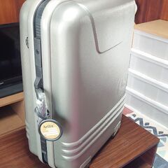 鍵は全てそろっているスーツケース『美品 使用感のない』スーツケー...