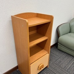 可愛い収納本棚ブックシェルフの画像