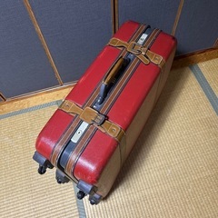アンティークスーツケースの画像