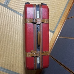 アンティークスーツケースの画像