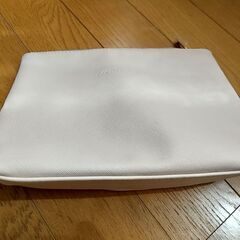新品コスメポーチ 大きめの画像