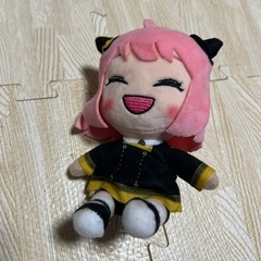 アーニャ人形の画像