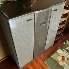 下駄箱、シューズボックス