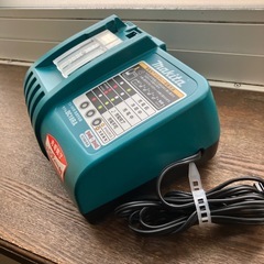 マキタ充電器の画像