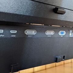 モニター、ディスプレイ　DELL　24インチの画像