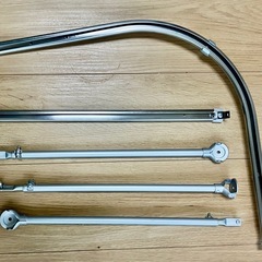 天井吊りコーナーカーテンレールの画像