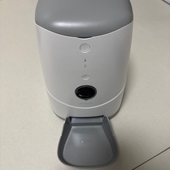 ペット用カメラ自動餌やり機