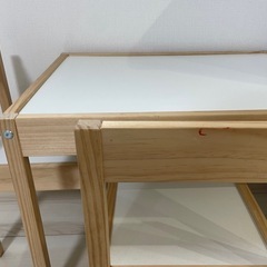 IKEA キッズテーブルセットの画像