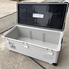 伸和　クーラーボックス　ホリデーランド76h