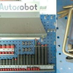 AUTOROBOT オートロボット XLS Ⅱ フレーム修正機 KUOPIO FINLAND 鈑金 車 自動車 動作確認済み 20250524 cntr h 0523の画像