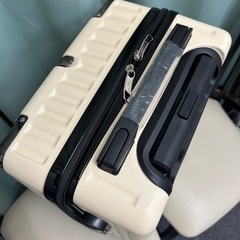【新品】機内持ち込みOK (Sサイズ) ⭐︎人気のベージュ⭐︎キャリーバック　スーツケース　トランクケース　新橋駅　内幸町駅　　　　　　　の画像