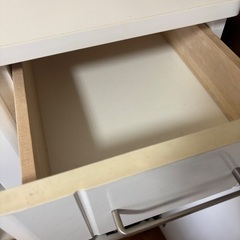 白　食器棚の画像