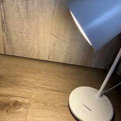 【美品】3段階変光デスクライト、LEDランプの画像